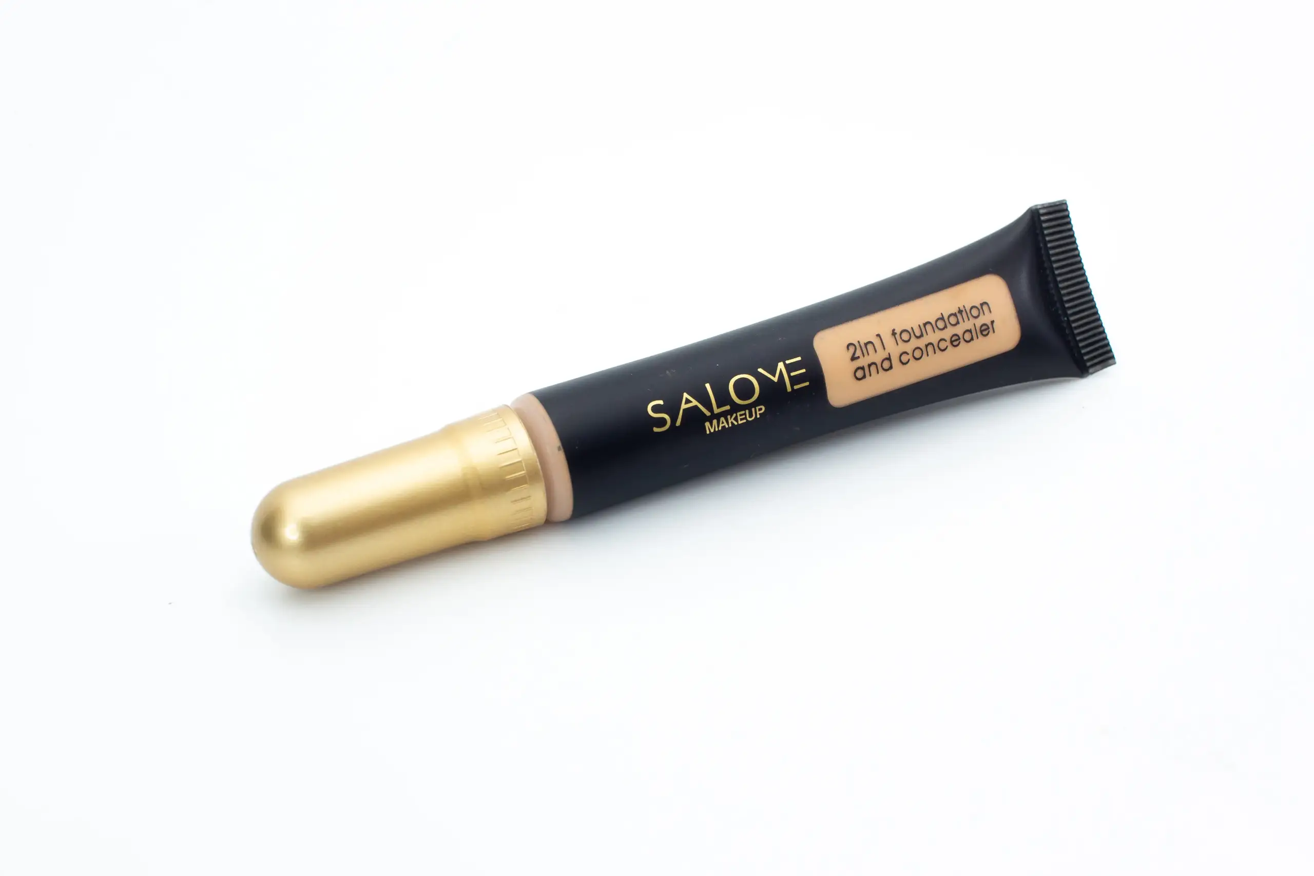 2IN1 Foundation and Concealer. Corrector Salome Makeup - Imagen 4