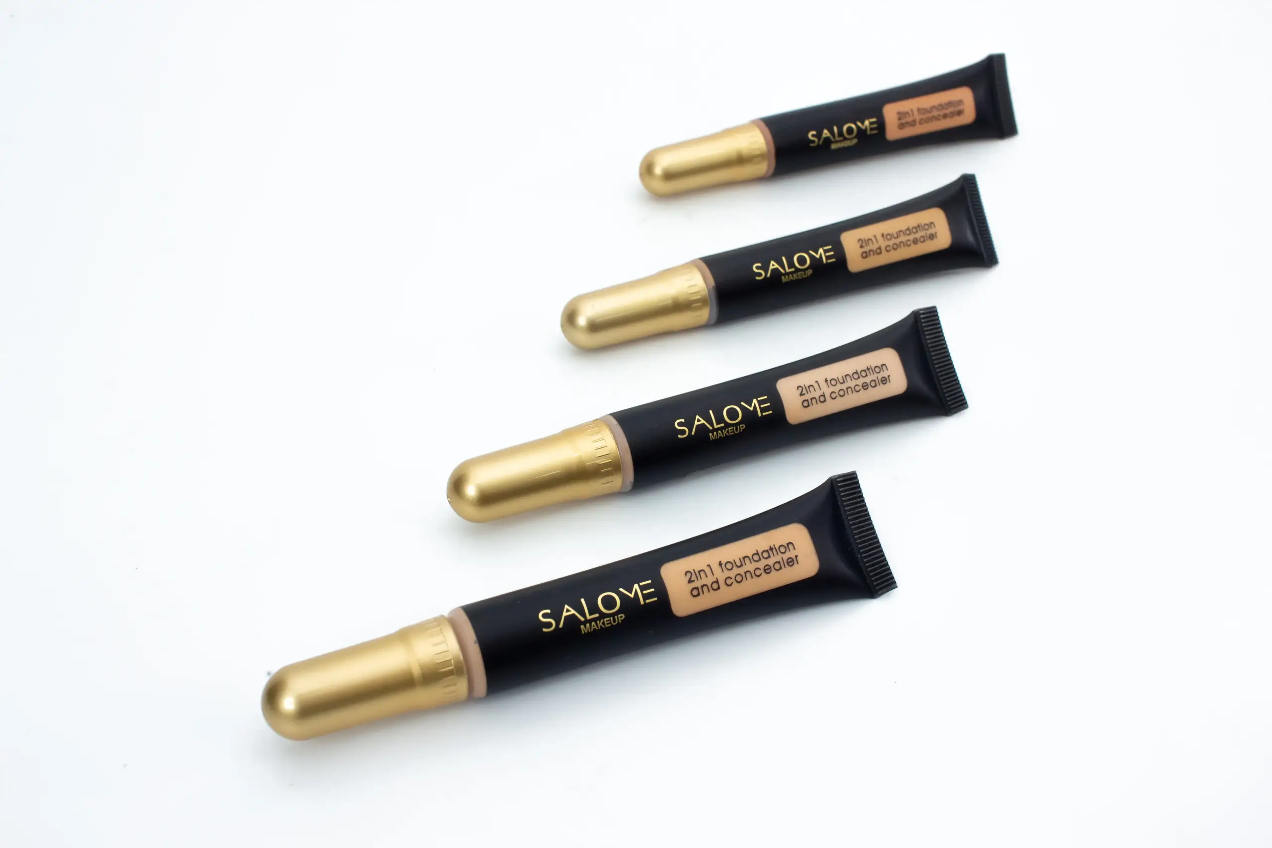 2IN1 Foundation and Concealer. Corrector Salome Makeup
